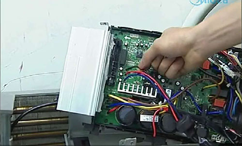 鹤岗美的空调电话是多少